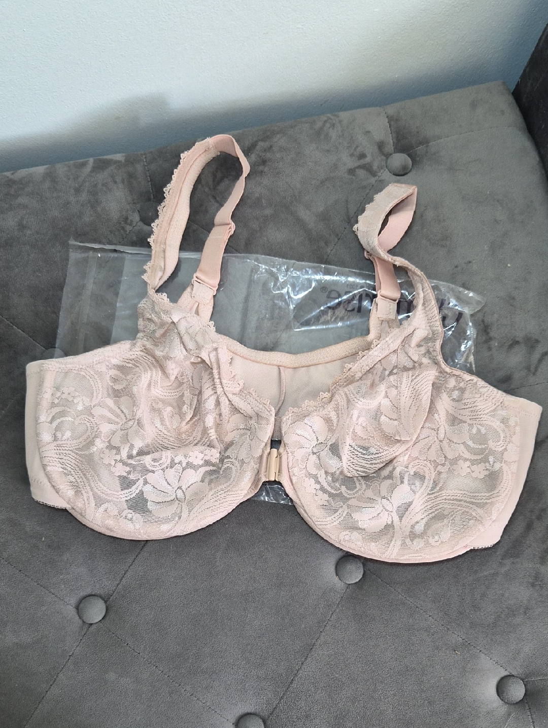 Glamorise Wonderwire Front-Closure Stretch Lace Bra 42c